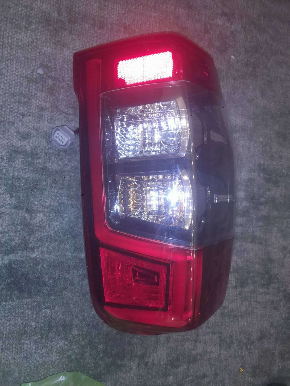 سلام عليكم متوفر جهه السائق جديد اصلي
قيم واخذ 
***********
