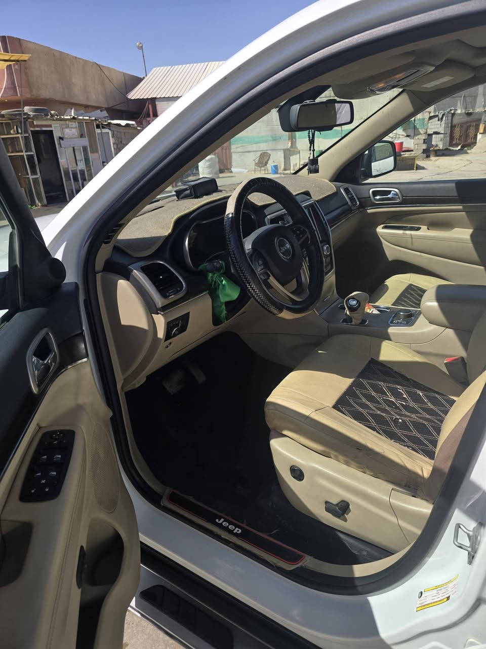 سلام عليكم اخوان جيب شيروكي لمتتد فول مواصفات خليجي كفاله عامه من كل شي رقم بغداد سعر ٢١٥ مكاني كربلاء ***********   موديل ٢٠١٤
