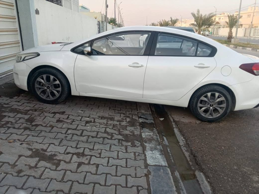 السلام عليكم سيراتو 17 كفاله من الصبغ والتبديل والضربه فقط بارد بسيط اخوان مكينه كير كفاله
ويل كب السياره مثبت سرعه كامره خلفيه مانع انزلاق اشاري بالمري 
محرك 1600 رقم اربيل تريد تحويل تريد وكاله السياره 
مكان السياره النجف الاشرف 
***********
السعر 137
