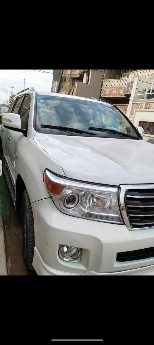 السلام عليكم الاندكروز 2011 رقم بغداد للمراوس فقط  محرك وكير وحداديه وتخم تاير نضيفات كلش السياره ما بيه ضربه عدا شبر بالقطعه الثانيه بالباب الخلفي وركن الجاملغ الأمامي الايسر وغير ماكو ابد شرط السونار السياره كامله ومواصفات الستينيه معروفه  للمراوس  بالاندكروز أحدث او تاهو رقم أربيل  السعر 33000 $  مكاني بغداد رقم  ***********
