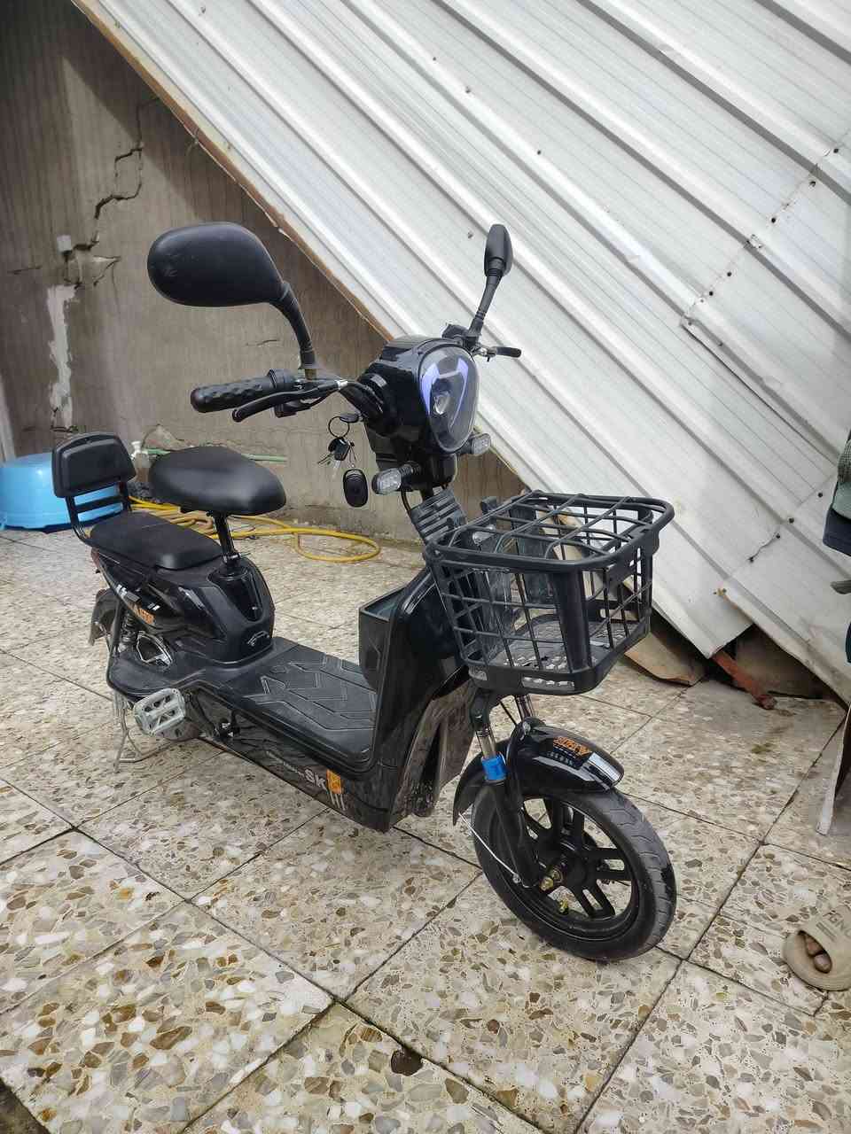 السلام عليكم ورحمة الله وبركاته
دراجه للبيع شحن 4بطاريات 
حجم 14 بيه بصمه وسويج نضيفه قبل يومين من اشتريته متوازي على فلوسه مكان نجف حي ميسان شارع جوهره العرب سعره 250الف وبيه مجال 
***********
