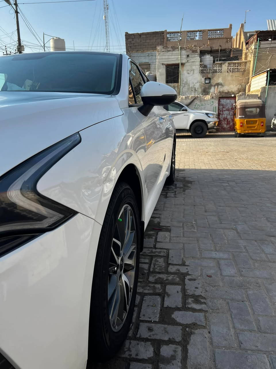 سلام عليكم سياره كي فايف مديل 23
مكينه 2000 دوش
سياره كلش نضيفه
ستخدام شخص واحد
سياره ماشيه 48
بيها بارد قليل بداير خلفي
وبيها بارد بلبنيد شويه
رقم نكليزي 
سنويه تنتهي 28
مكاني بصره 
***********
