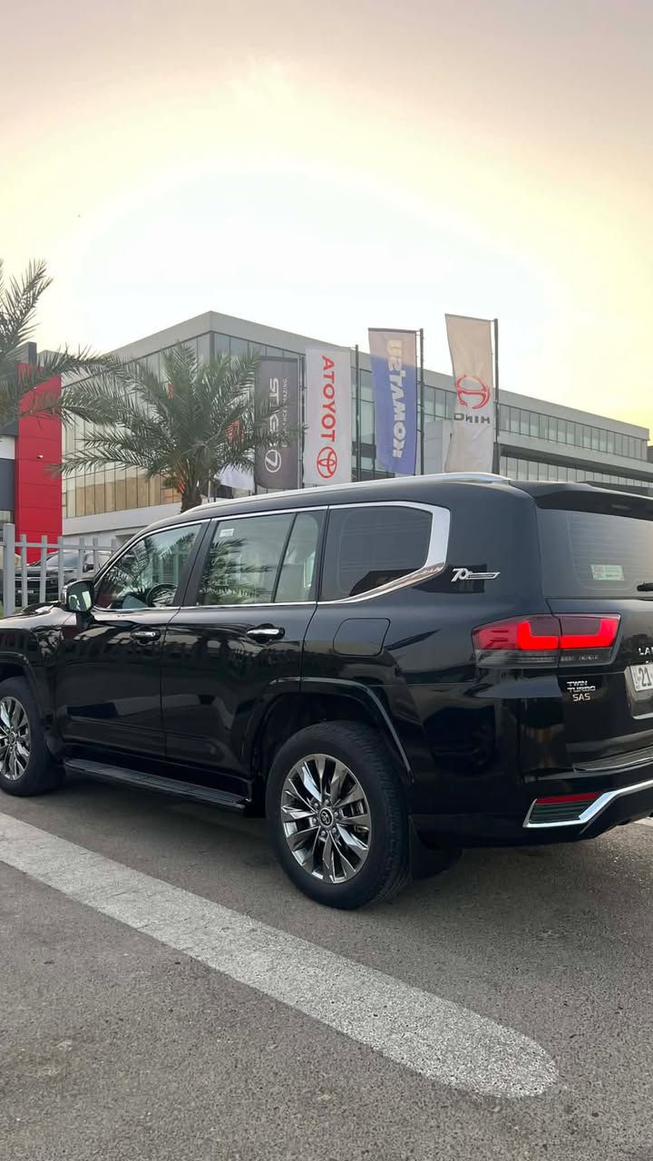 تيوتا لاندكروز VX LIMITED
فول حلوة مواصفات Twin turbo 
 2022  
ماشية 30000 
السيارة بحالة الوكالة 
أبواب شفط 
دبل رادار 
تحديد مسار 
ثلاث شاشات 
كشنات تدفئة تبريد امامي وخلفي 
ستيرن كهرباء 
كشنات خزن ميموري الكشنات الخلفيه كهرباء 
أربع كامرات محيطية 
باقي المواصفات معروفة  

للاستفسار 
***********
