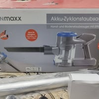 مكنسة كهربائية • جديدة • استعمال يوم