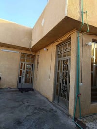 دار للبيع طابو صرف بالشمري قرب اسواق شموسه ثالث بيت عن الشارع يحتوي عل...