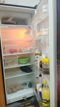 ثلاجة • حي سكر • قريب جامع الرحمة