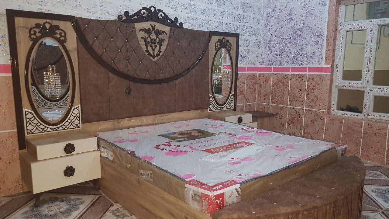سلام عليكم عندي هاي الغرفة تركي  للبيع الحجم الكبير 11 قطعة مكاني شهربان السعر 700 وبيها مجال 
***********
