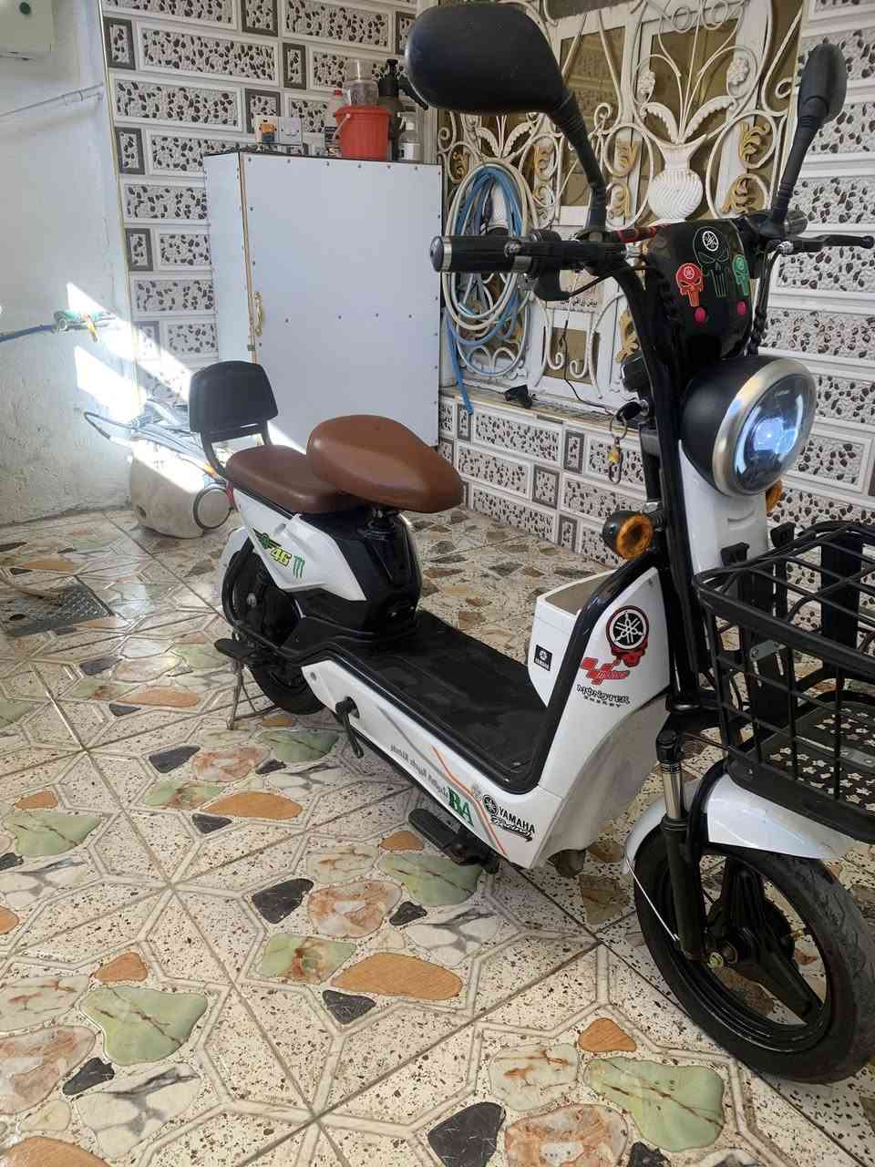 سلام عليكم دراجه شحن للبيع جديده اي عطل مابيها 3 سرعات سعر (350) مكاني بغداد الحسينيه ***********
