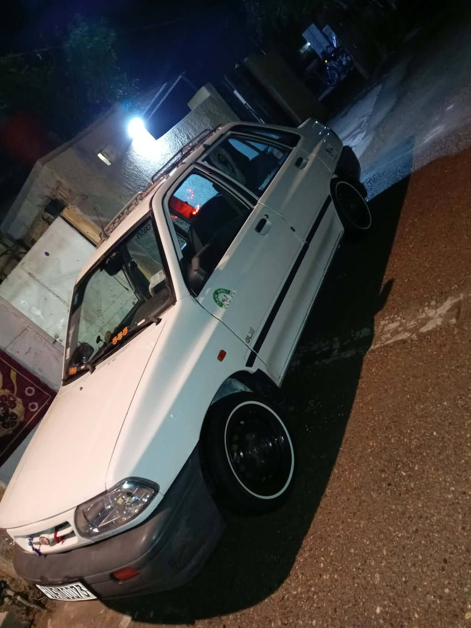 السلام عليكم سايبه للبيع موديل 2009 بل سنويه مسجله 2008 السياره مكفوله كفاله عامه فقط مزفته الجاملغات الخلفيه السياره خير من الله تجي وتشوف بعينك السعر 45 وبيها مجال حك الجيه مكاني بغداد المدائن رقمي ‏‪***********‬‏
