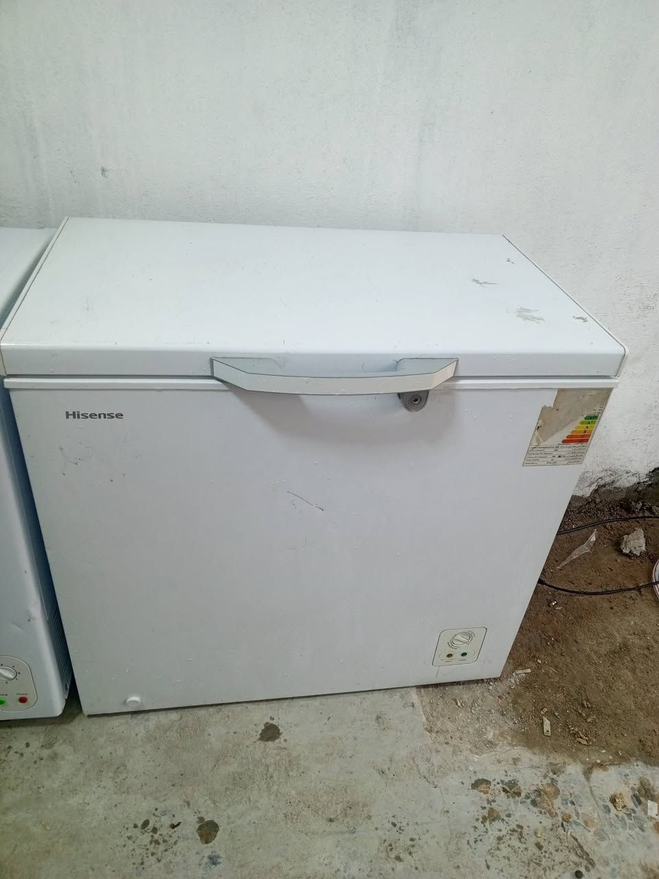 سلام عليكم مجمدات جديد مقروصات شركه مامصلحات سعر الوحدا 150مكان بياع ***********
