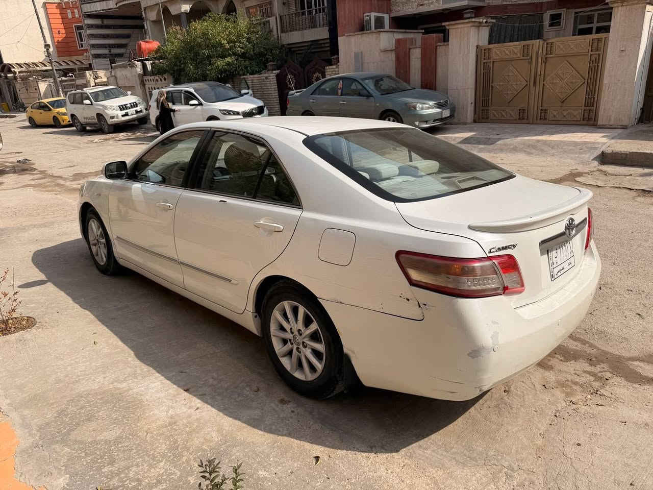 كامري 
2011 لون ابيض صدفي خليجي 
سيارة فتحة سقف بردة كهرباء كشن كهرباء 
محرك 2.4
بيه قطعتين صبغ 
وبيهة طخات بلباب مثل مموضح بلصور
رقم بغداد
0770 089 2840
السعر ١١٥ ورقه
