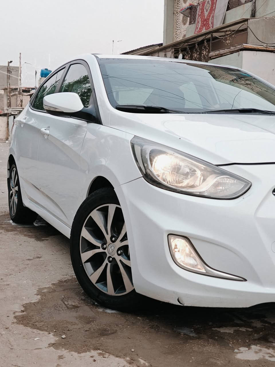 سلام عليكم 
هونداي اكسنت 
موديل 2016
خليجي
السونار مرفق مع المنشور 
بيها حالوب خفيف 
گير ومكينه كفاله 
فول موصفات 
حجم المحرك 1600
دبل قطره 
فتحه سقف 
تحكم استيرن جهتين 
شاشه كبيره 
كامره دواره 
ماشيه 80
كشنات جلد 
دوشمه جديده
تبريد ثلج 
رقم بغداد الجديد 
رقم الانكليزي 
تحويل مباشر 
مكاني بغداد 
ه‍ ‏‪***********
