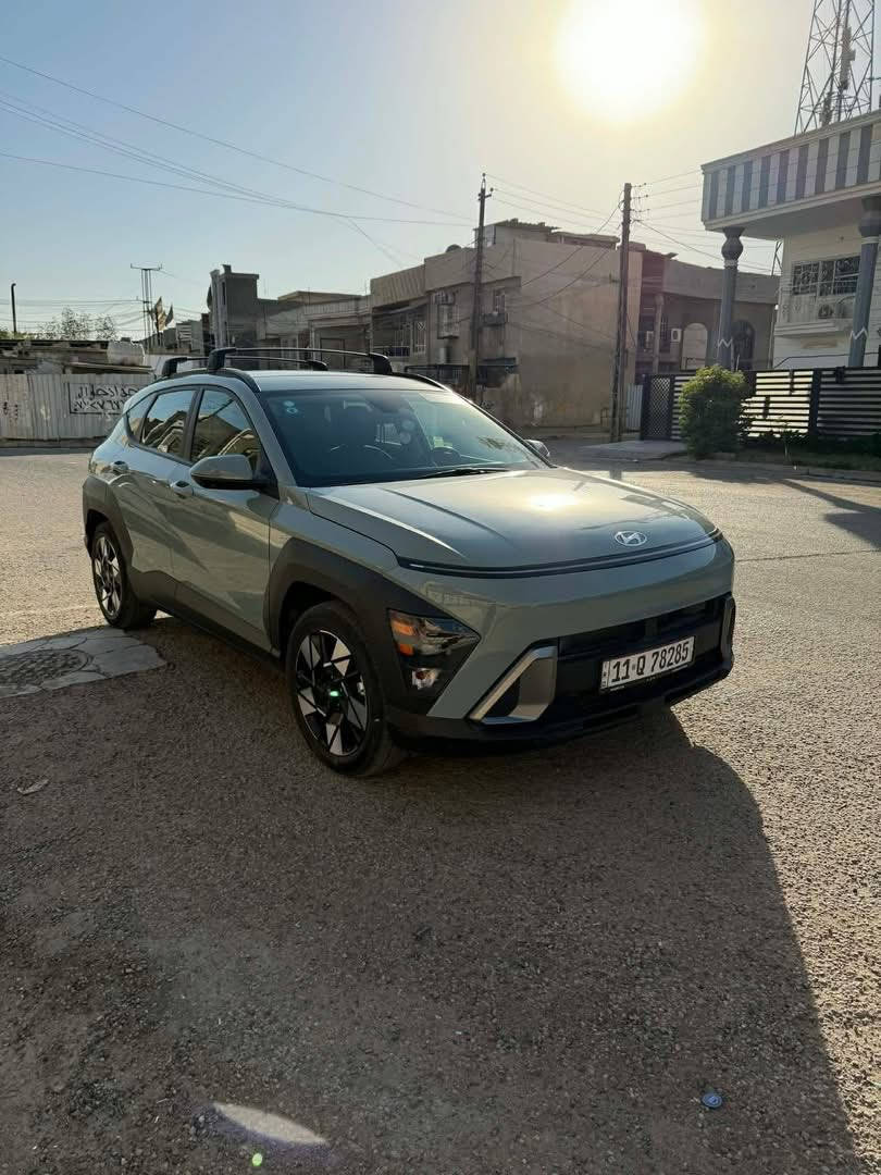 كونا 24 ماشيه 16 الف كيلو حادثها خشم البنيد فقط وصار عندي طخه بلباب اليمين الامامي وبدلتها بلاديه نفس اللون وموجوده الباب القديمه والباقي حتى من الشخط مكفول لغد شاصي مكفول 
رقم بغداد بأسمي 
موصفاتها بصمه شاشه متصله تبريد قطعتين كرسي كهرباء رادرات نقطه عمياء 
 السياره جديده بمعنه الكلمه 
محرك 2000
لونها مميز 
رقم بغداد 
مكانها بغداد السيديه 
السعر 180 وبيها مجال بسيط
للاستفسار ***********
