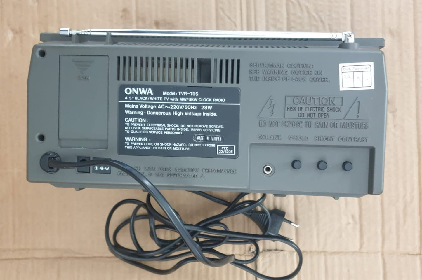 رادیو FM AM  وتلفزیون شاشة 4.5 ئينج والساعة ماركة ONWA صناعة تايوان انتاج  1980 یشتغل کهرباء 220 ڤولت مباشر جهاز جدید نظافة مئة بالمئة وشغال بالكامل صوت وسحب ممتاز السعر واي استفسار مراسلة خاص


**إذا كنت صاحب هذا الإعلان وتريد حذفه لأي سبب، رجاءا أرسل رسالة إلى الدعم الفني**