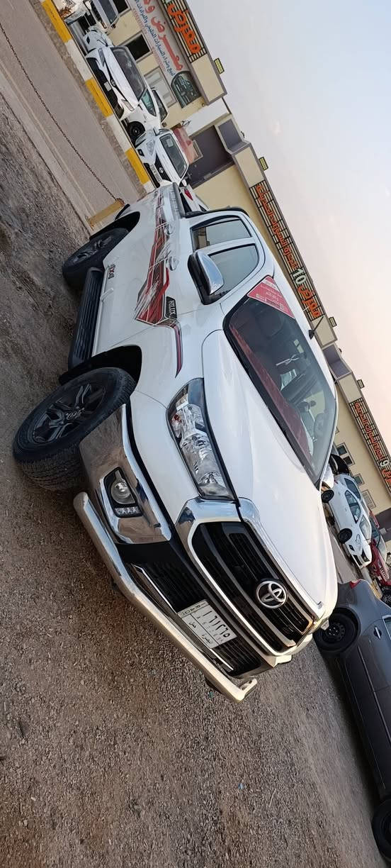 تويوتا هيلوكس للبيع بانزين فور ويل مديل 2023 اوتوماتيك ماشيه 23 الف السيارة السيارة مكفوله من الصبغ والضربه ... بيها ملاحظات بسيطه ... السعر 325 
للاستفسار *********** البصرة البصرة, العراق
