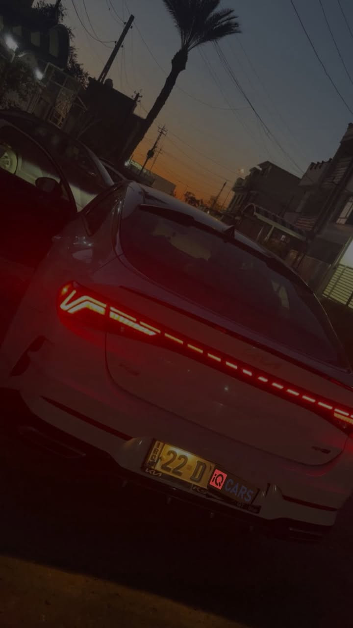 السلام عليكم للبيع او مراوس
Kia K5 2022 GT Line
محروك 1600 تيربو 
اللون ابيض 
الرقم أربيل 
فول مواصفات 
مثبت سرعة 
رادار امامي 
بصمة ترحيب
ويل 18 
بانوراما 
بصمة 
سايد بريك بصمة 
نظام ABS 
مانع انزلاق 
حساس اطارات 
بك لايت لد كامل 
شاشة كبيرة لمس 
كاميرا 
حساسات أبواب 
مراقبة النقطة العمياء 
إشارات بالمري جانبية 
سترين D shape رياضي 
مقعد سائق كهرباء 
نظام قيادة 4 وضعيات 
تحكمات سترين جهتين 
اوتو هولد 
GPS وخريطة  
تشغيل عن بعد 
الجنطة فتح بصمة 

شحن وايرلس 
محدد سرعة 
تحذير من الاصطدام 
بانزين فتح بصمة
الصندوك بصمة  
مصابيح ضباب LED 
ماشية ٤٧ الف 
الحادث موضح بالصور 
وراجع بدون كص وبدون شواصي او لغود 
سعرها ١٨٩ ورقة وبيها مجال بسيط 
مكان السياره بغداد 
***********
