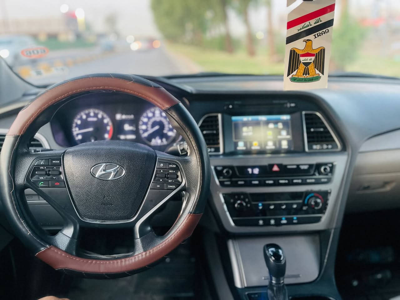 السلام عليكم من رخصت الادمن سونات للبيع موديل 2016 رقم سليمانية باسمي مميز حادثها بموضح بالصور مال امريكا بالعراق بيها قطعتين جاملغ خلفي ورة السايق وجاملغ امامي عكس السايق السيارة نقصها تبريد ودبلات خلفيه والشاشه السعر 105 وبيها محال حك الجيه مستعجل بالبيع مكانها بغداد الدورة موضح كل شي رقمي ***********
