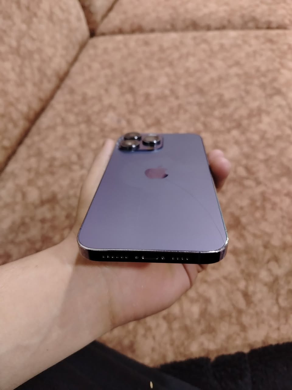 السلام عليكم 14برو ماكس AA/A شرق اوسط جهاز مكفول وتر بروف / تك بطاريه 84بلاد فقط ضهر مفطور / مكان ديوانيه 
سعر 800/ ***********
