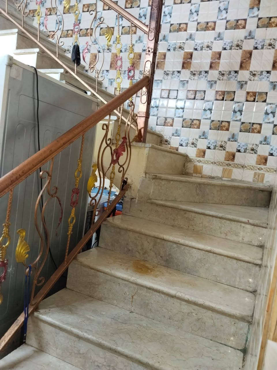 نص قطعه للبيع بناءحديث شرك طابقين قطاع 42 استفسار ***********
