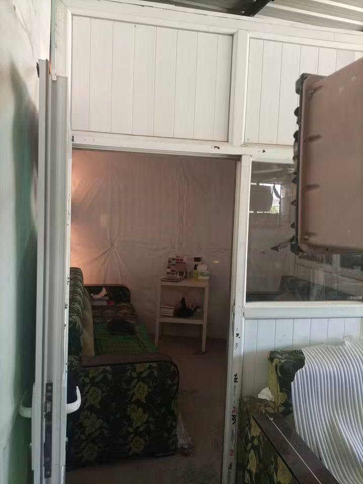 معمل المنيوم +PVC  متكامل . للبيع كامل.

المواد ........
مكائن الالمنيوم 
*كتر المنيوم يلمز مع الداكور يمين ويسار 3متر.
*فرازة كيلون يلمز مع الميز.
*فرازة تي يلمز مع الميز.
*معواجة 210سم اركان واولاده.
معمل الPVC
*كاويه مع الشيالات.
*كتر مع الداكور .
*فرازة كيلون + سبانيول.
*فرازة تي.
*ماكنة ماستكه مع الداكور .
*كمبريسر .
الكماليات 
*ميز كبير قياس 3*1وجه خشب مع كاربت ورف في الاسفل .
*ميز قياس 2*1 وجه خشب مع كاربت مع رف اسفل .
* ميز قياس 0.5*3 بدون وجه .
* رفوف شيالات دبل.
* رف خشب معلق +رف خشب ارضي.
*عده عمل متكامله .
*مبرده كمفيره قياس70.
المحل سقيفه قياس 6*15يحتوي مكتب استراحه قياس 2.5*2.5 مع تخم.

****** للبيع المواد فقط شلع  مع او بدون المكان علما ان المحل بايجار شهري 300الف ***
الموقع  الرمادي شارع 40 مقابل جامع الواثق .
******لسعر والاستفسار مراسلة الصفحه او الاتصال على الرقم *********** يوجد واتساب .
