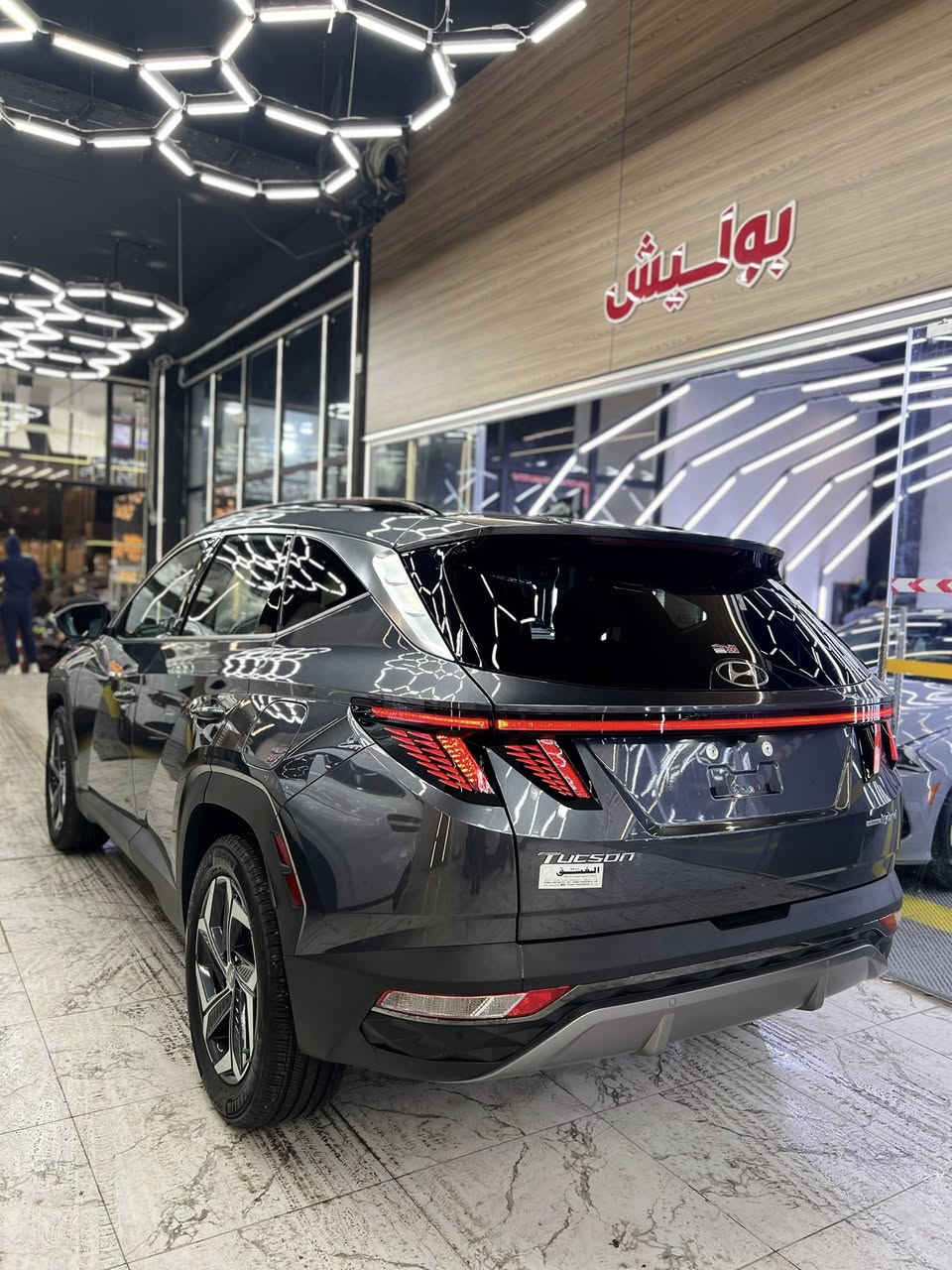 السلام عليكم 

للبيع توسان 2024 دخول جديد رقم بغداد بأسمي 

فل مواصفات 

مكفوله  من الصبغ ولتبديل الدعاميات ابشرط 

ايرباكات السياره كلها سليمة 🇮🇶

ماشيه 17.000 

السعر 22.500$ يعني 225 ورقه بيها مجال 💸💵💸

العنوان بغداد العامريه 📍

للأستفسار الأتصال بالرقم التالي 

   📞***********
                                 
 📞***********
