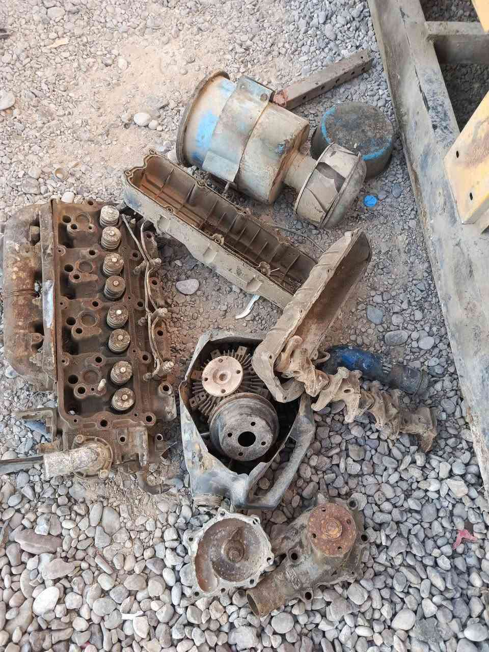 مولدات عدد 2 بيركنز 4 و كيا 2700 متروكات غراض الكيا موجودات سعرهن مليونين مكان ديالى. ***********
