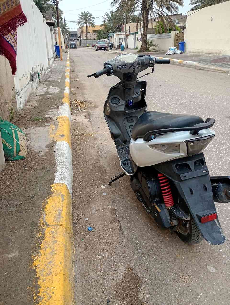 دراجة ماكس مضلع لبيع و مراوس دراجة نضيفه هاذه رقمي 
***********
