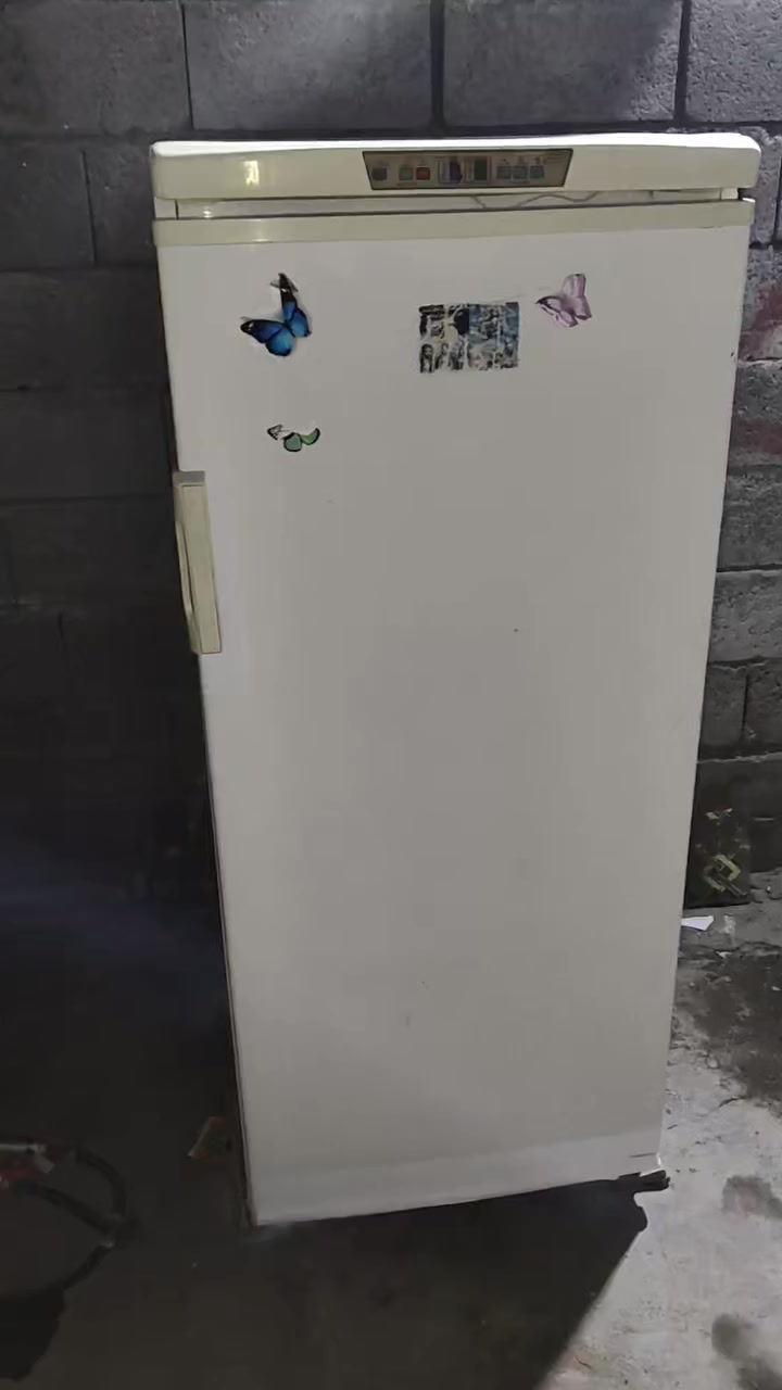 ثلاجه شغاله تجميد خير من الله
مكاني الشرش الس ع ر 75


**إذا كنت صاحب هذا الإعلان وتريد حذفه لأي سبب، رجاءا أرسل رسالة إلى الدعم الفني**