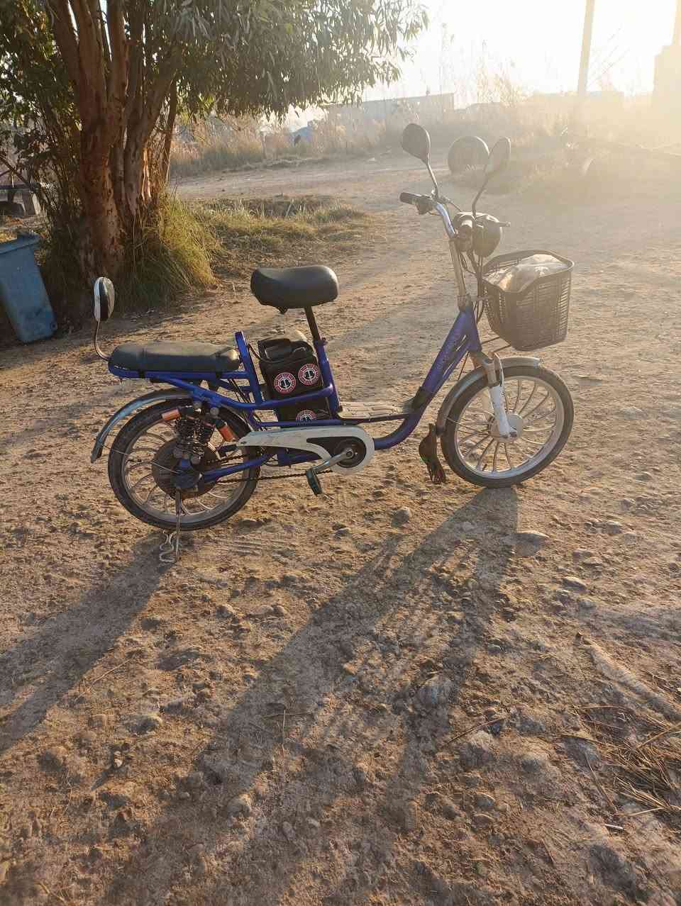 دراجه شحن موديل ٢١ للبيع سعر ١٧٥ وبي مجال عنوان الخالص هبهب رقم الهاتف ***********
