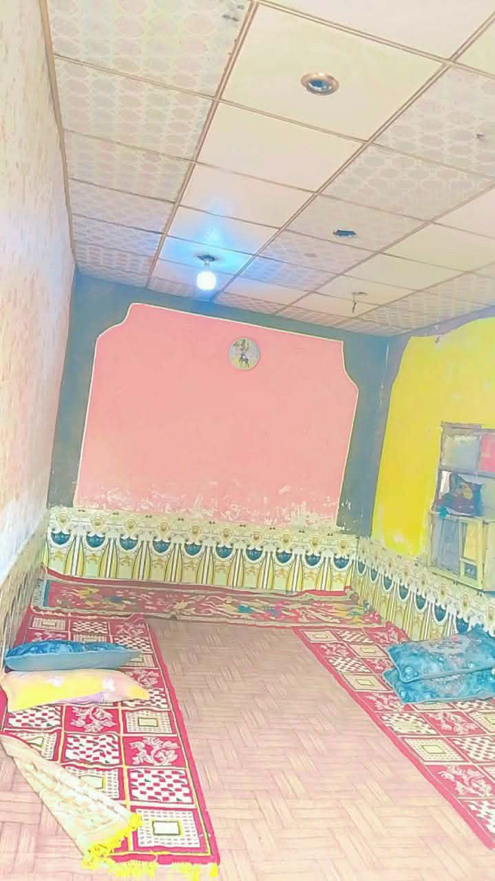 السلام عليكم بيت للبيع في الزبير الشعيبه منطقه الجوية علئ الشارع مدرسه متوسطه وابتدائيه تبعد عن البيت 200 متر البيت بيه قطعه بلخلفي ومساحه كدامه + ماء كهرباء ماتنطفي  بناء قديم غرفتين وصاله وديوان وحمام يبعد عن السوق خمس دقائق السعر 16 وبيه مجال بصيط للاستفسار خاص


**إذا كنت صاحب هذا الإعلان وتريد حذفه لأي سبب، رجاءا أرسل رسالة إلى الدعم الفني**