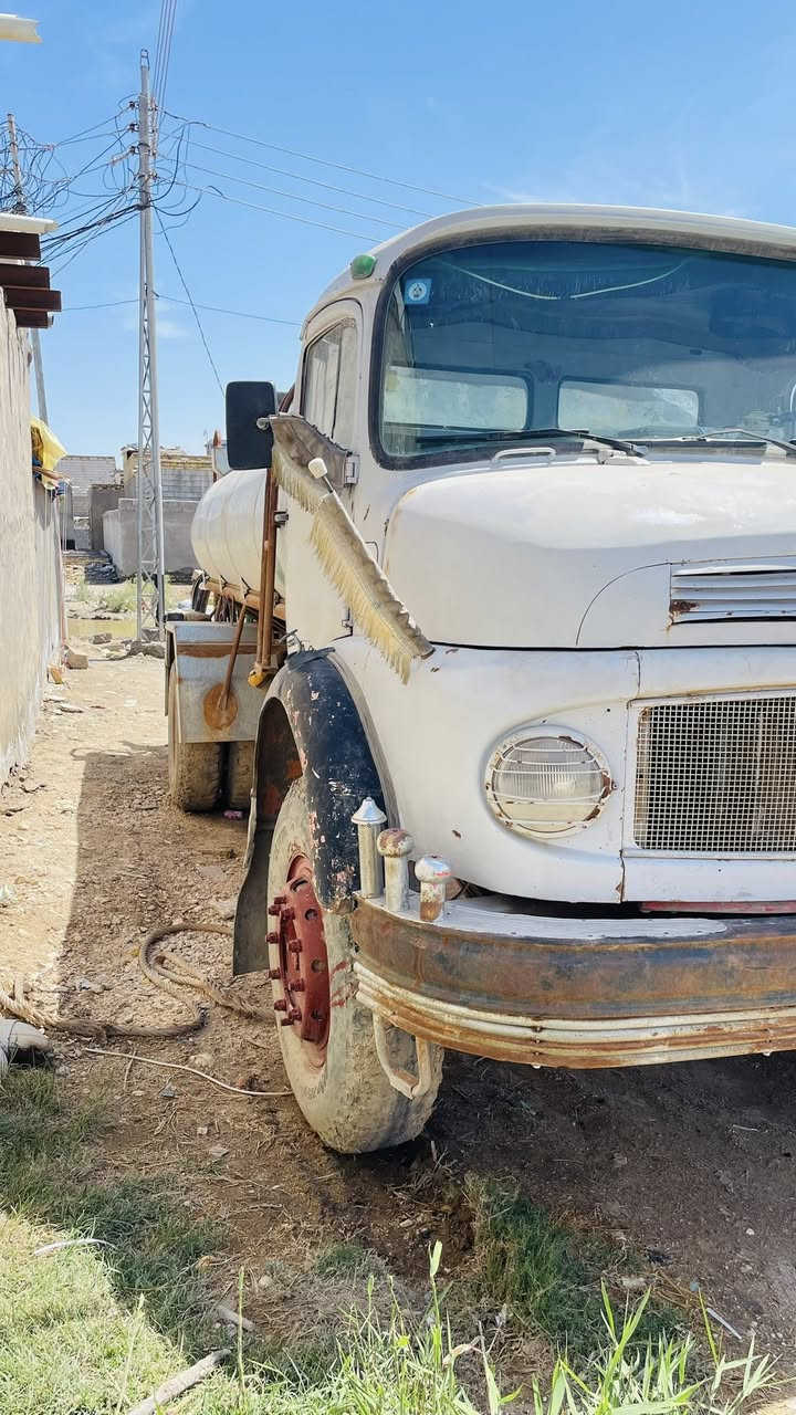 السلام عليكم ابوردين للبيع التفاصيل👇

الموديل 1982 عشراوي 

رقم ذي قار إنكليزي بسمي 

تانكي تفصال جديد مقلون 

كير ومحرك بلادي عل شرط 

شاصي مكفول من طول لطول 

كهربائيات كلها شغاله سياره جاهز 

مكان سياره ناصريه مركز 

رقم صاحب السياره  *********** ابو هادي
