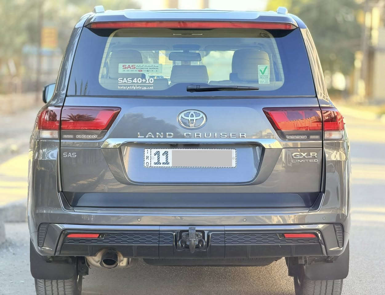 سلام عليكم .... اخوان عندي لاندكروز 2024  لمتد ساز اصلي لون فيلي مكفوله من الضرر والصبغ والبارد رقم بغداد بأسمي وتحويل مباشر ماشيه 42 
اخوان السياره كل مواصفاته اصليه يعني اي اضافه مابيه  يعني لمتد اصلية وسعرها 67000$   واي استفسار هذا رقمي *********** مكان السياره السيدية حي الاعلام 
مواصفاته 
محرك 6 سلندر 4000
سلايد 
كشنات جلد 
تبريد كشنات 
اربع كامرات 
باب خلفي كهرباء 
شاحن
