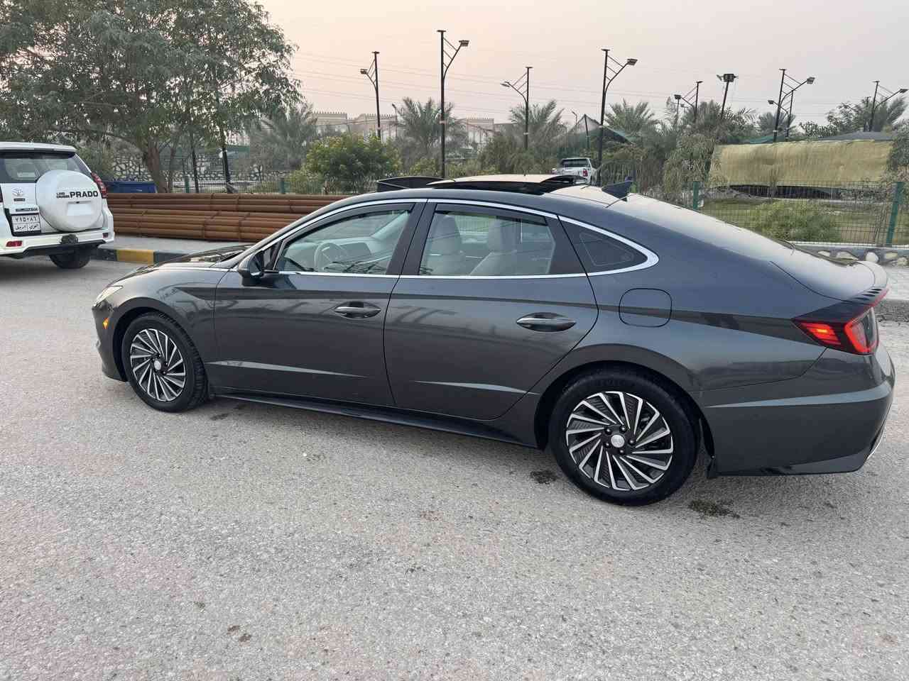 سوناتا 23فول للاخير اعلى مواصفات بالسوناتا كلشي بيه بدون ايرباك قطعه وحده جديده السياره 
***********
اتصل وبخدمتك
