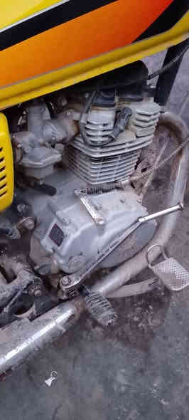 سلام عليكم دراجه للبيع 
ايراني اربعه كير 
لون اصفر كامله من كلشي 
لا تبخير لا تنقيص 
شلعه معدل 
مكفوله من كلشي 
اكفلها سرقه وعشائر 
السعر 400 بيه مجال 
العنوان بغداد بلديات
رقم ***********
