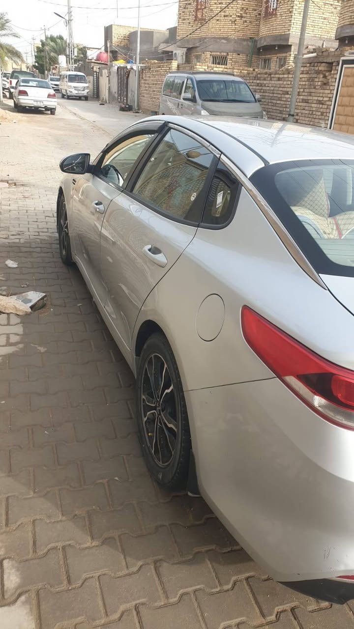 السلام عليكم 
اوبتيما مديل 16 خليجي 
مكينه 2400 كير حداديه تبريد تخم تاير جاهزه سياره 
بيه جاملغ وبنيد 
رقم مثنى بسمي مداور ثاني يوم 
السعر 138 وبيه مجال 
مكان السياره السماوه مكتب الحچيمي شارع السكك الرئيسي 
***********
