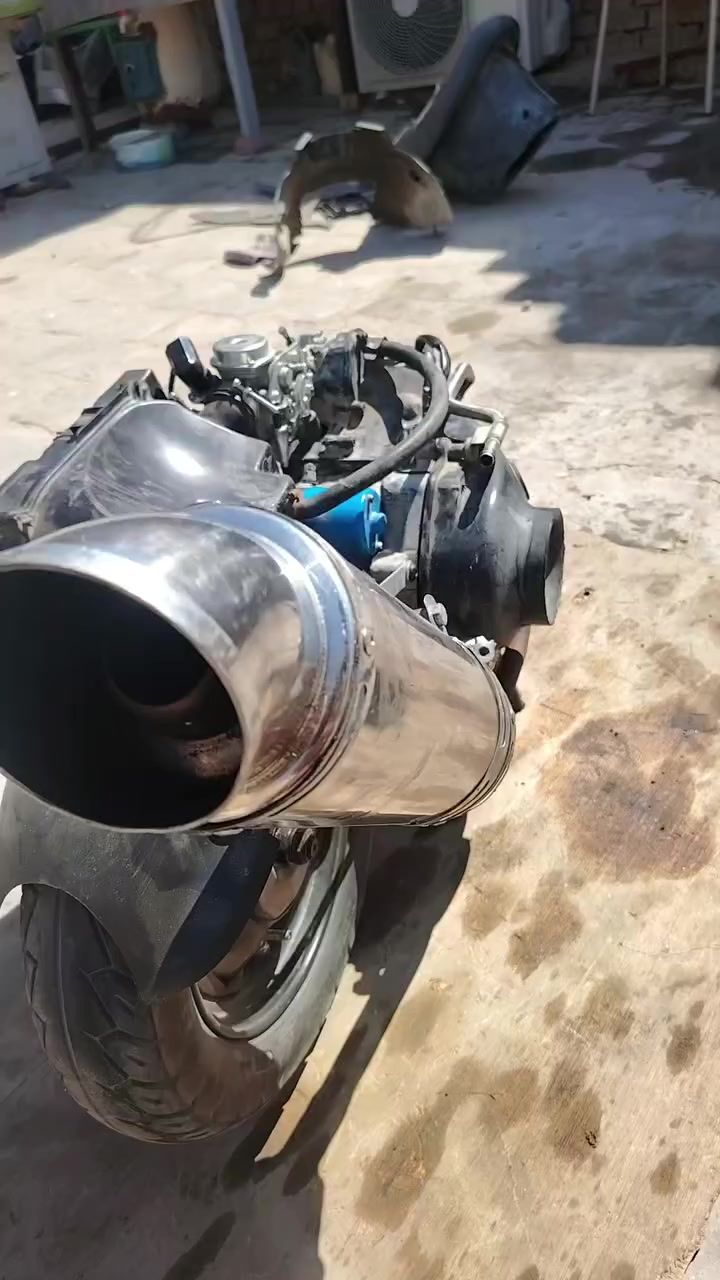 السلام عليكم
فقط الصالنصه للبيع محوره عل ماكس مثل ما بلصوره جيب وشد كدامك *********** متواجد خاص
