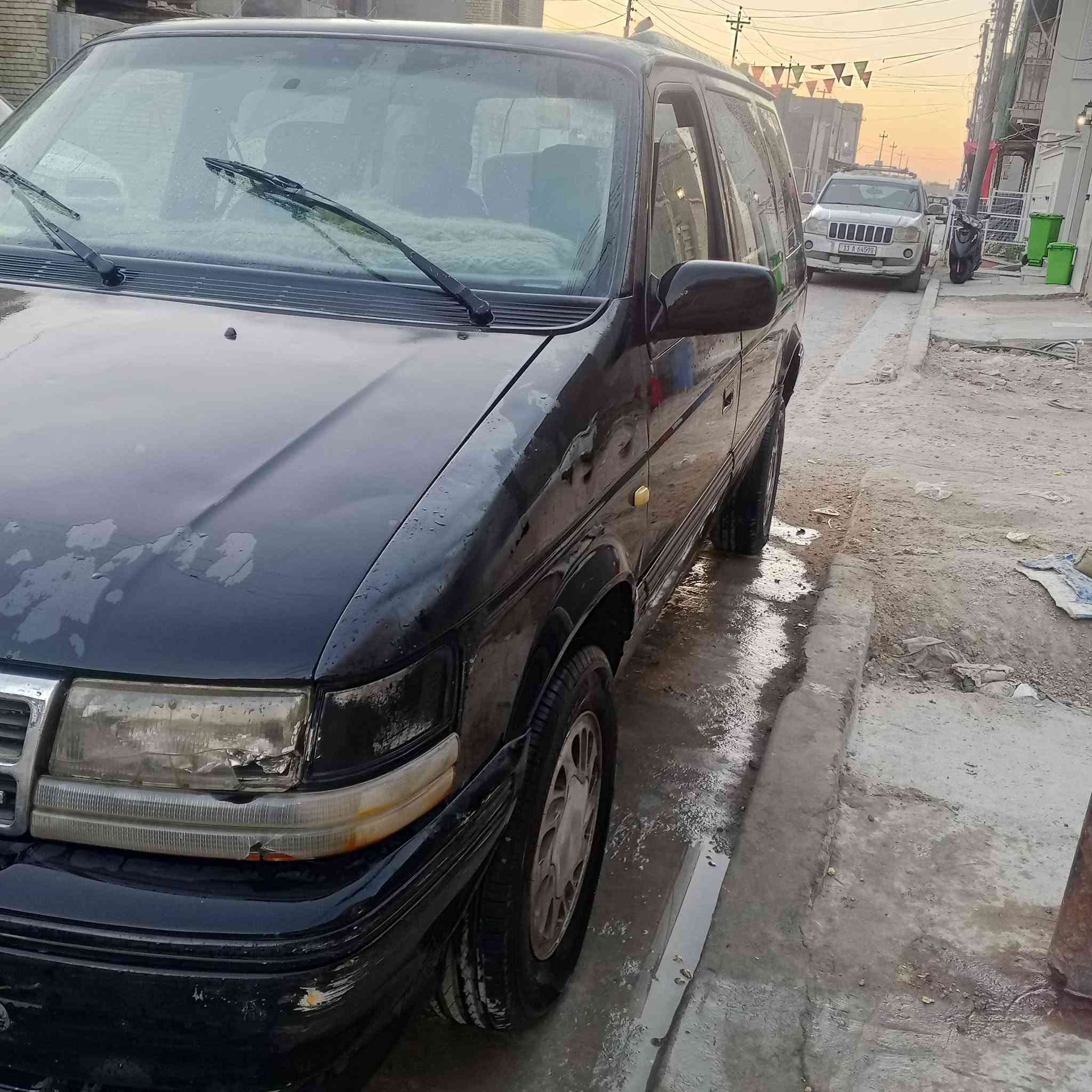 السلام عليكم دوج موديل 92 للبيع جاهزة رقم كركوك باسمي مكانها بغداد تبريد شغال اهم تاير جديد صدر جديد تبريد شغال جيد جداً منضومة جديدة  نقصها لايتات و مرايا الجهة اليمنى وبور استيرن مستحق لانه ينضح دهن بس يشتغل 
السعر 35 وبيه مجال العنوان بغداد  رستمية الاتصال ***********
