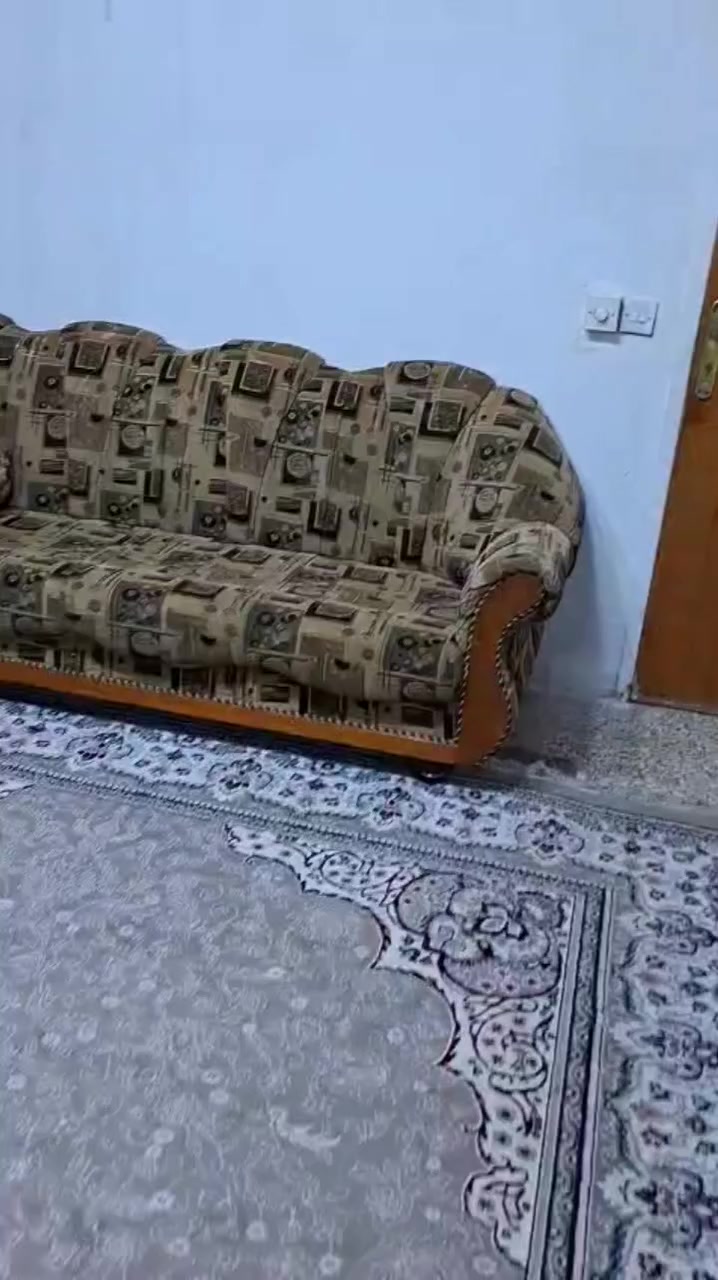 ديوان ١٨ نفر خشاب عراقي اصلي نظيف سعر 225 الف مكاني دهوك توصيل للموصل عدنه رقم واتساب ***********
