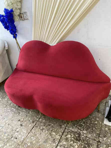 للبيع أو للمراوس بلون     أبيض  ***********
