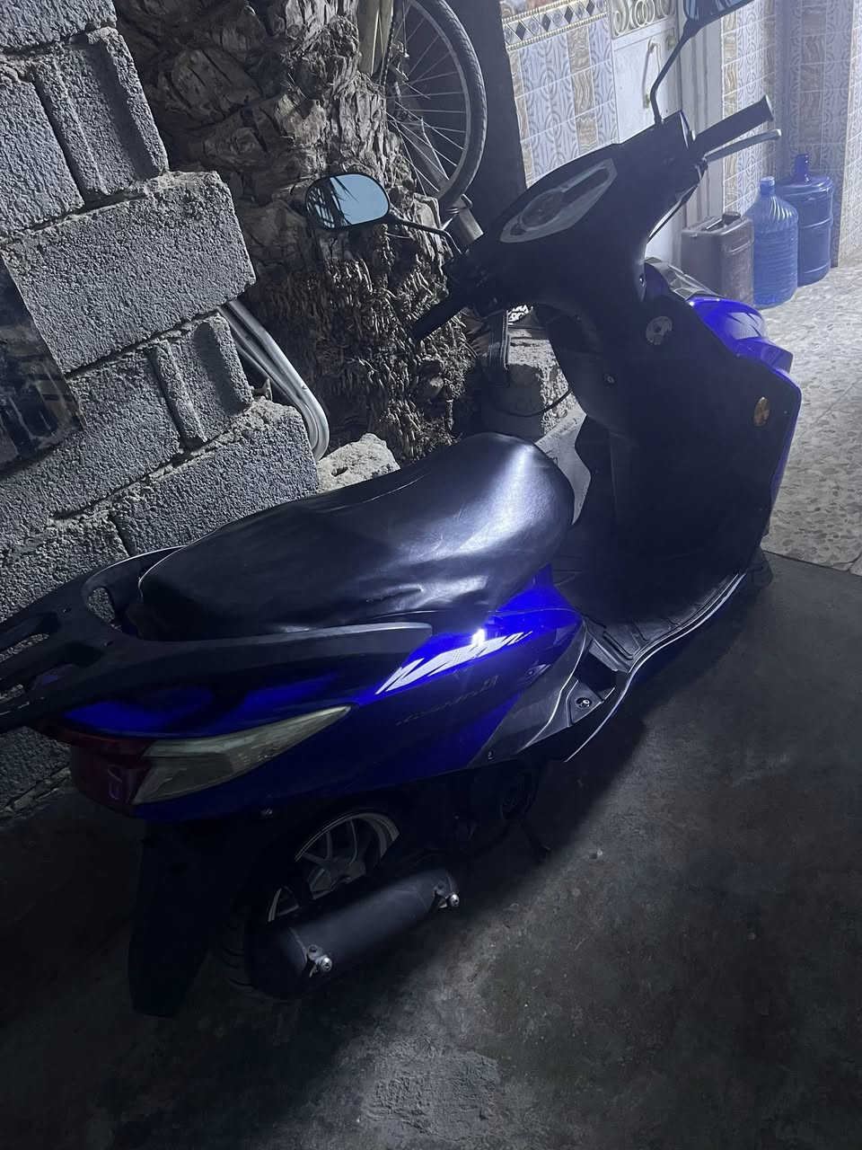 دراجة سكنس للبيع جديده السعر 800بيها مجال ***********
