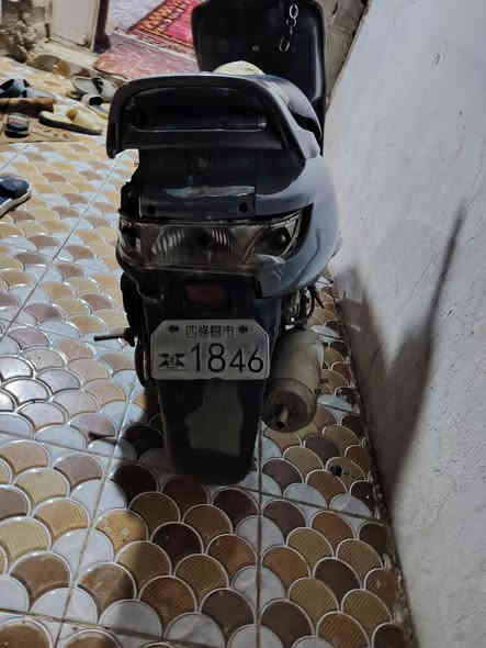 السلام عليكم دراجة فراشة فحل بس الكفرات تجارية الدراجة مفتوحة مرة وحدة المحرك نشط بدون تدخين ولاتبخير تفحص وتاخذ اذا مفتوحة مرتين ترجعهة شوتة جديدة ملاحضة الدراجة بس الكفر الفوك الهندر مكسور الاستفسار  ***********
