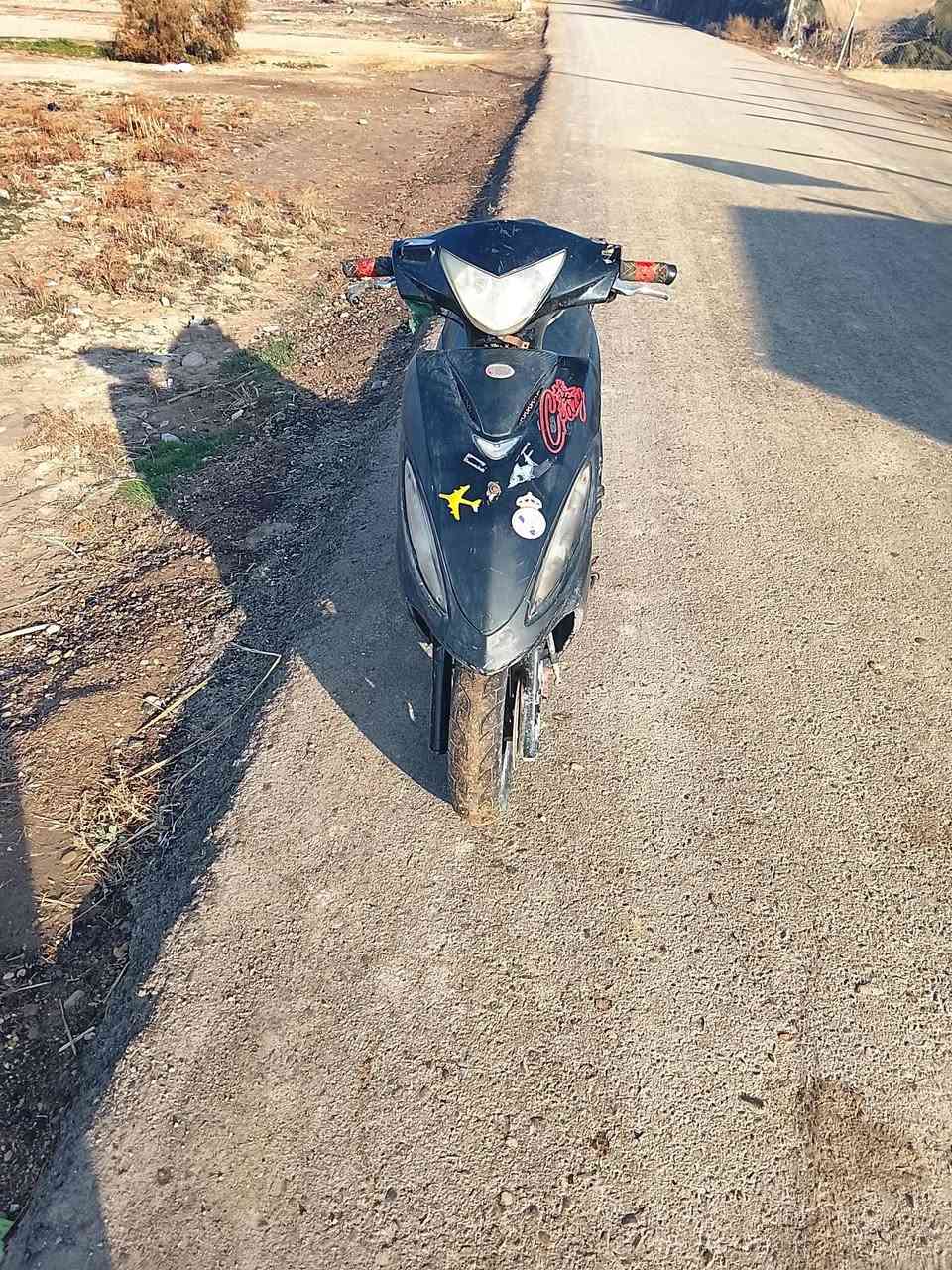 السلام عليكم
دارجه جي فور للبيع او مراوس ب ايراني 
السعر 230وبيها مجال  للشراي دراجه شغاله من كلشي كهربائيات وكامله 
شغل واطلع 
مكاني رفاعي 
رقمي *********** بي واتساب
