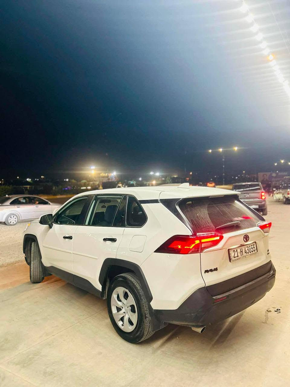 TOYOTA RAV4 LE  2024 black Edition
سەیارەیەکی هەتابڵی جوانە تەنهاmil 8000
یەک چامەلخی پێشی سەکن  بۆیاخە 
ئەیرباگی سوکان سیستەمە
سەیارەکە تازە ڕەقەم کراوە بەناوی خۆمەوەیە
نرخی 229 گەڵایە
بۆ زانیاری زیاتر تێل بکە ***********
ناونیشان حاجیاوا 
گەر مشتەرینی سەری منو سەری خۆشت مەهێشێنە لەگەڵ ڕێزم
رەقەم شانسیەکەی•2T3G1RFV2RC490468
