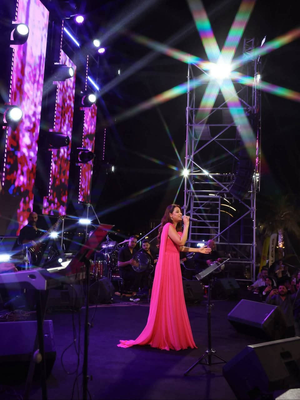 بدله رحمه رياض تصميم تخبل ماخذته 120اريدها 85مع التوصيل بنات فخامه تخبل بس عندي ضرف واريد أبيعها ملبوسه ع كد جلسه تصوير


**إذا كنت صاحب هذا الإعلان وتريد حذفه لأي سبب، رجاءا أرسل رسالة إلى الدعم الفني**