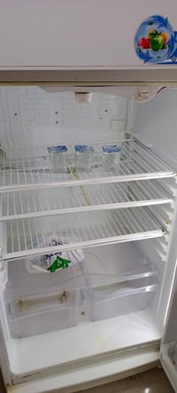 ثلاجة كونكر ٢٤ قدم مستخدمة للبيع بسعر ٣٥٠ للتواصل 07716566909