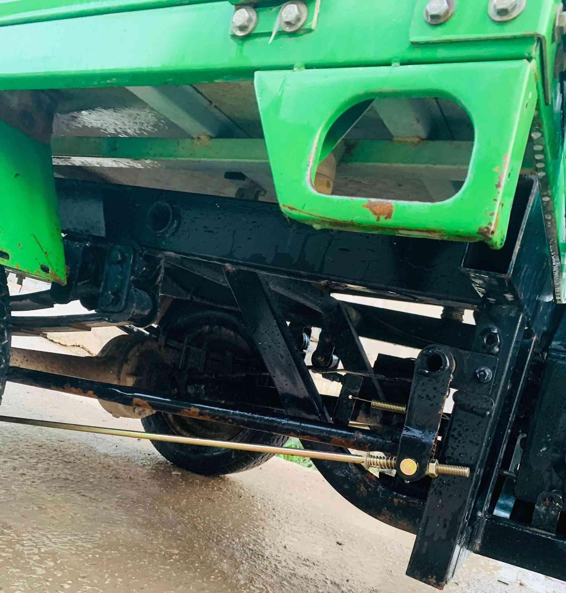 ستوته جمرة اوراق كاملة من ايدك للشارع مابيهه نقص برغي واحد موديل 22 اوراق كاملة السعر مليونين وبيهه مجال للشراي عنواني بابل الحصوه رقم الهاتف ***********
