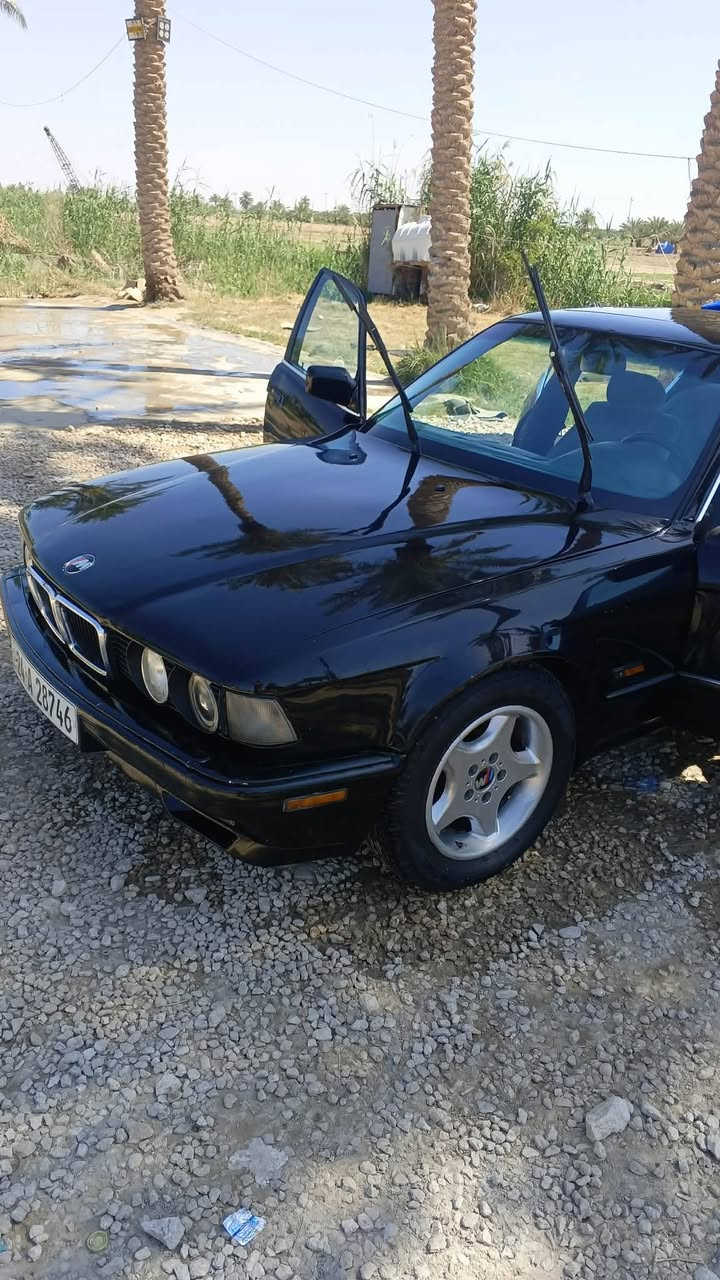 السلام عليكم بيع مستعجل
BMW موديل 1993 V8 صبغ جماليه فقط 
رقم دهوك   انكليزي لل 2029 تحويل مباشر
السياره مكفوله من ضربه وتبديل 
كير شرط  مكينه 40 كفاله وشرط لا تبخير ولا تنقيص
حداديه جديده  تخم تاير جديد تخم نوزلات جديد تخم بلكات جديد تخم مجاول جديد  اصرافعا الله شاهد اقل من ال 6 سلندر  ضفيره بلاديه  لا قطوعات ولا جطلات  
كهربائيات كلها شغاله من الدعاميه للدعاميه شرط بلاد 
تبريد عاطل  الفان شغال مروحه التبريد شغالهالسياره جاهزه ع اخر حبايه

السعر ٤٥ وبيها مجال قليل

***********
