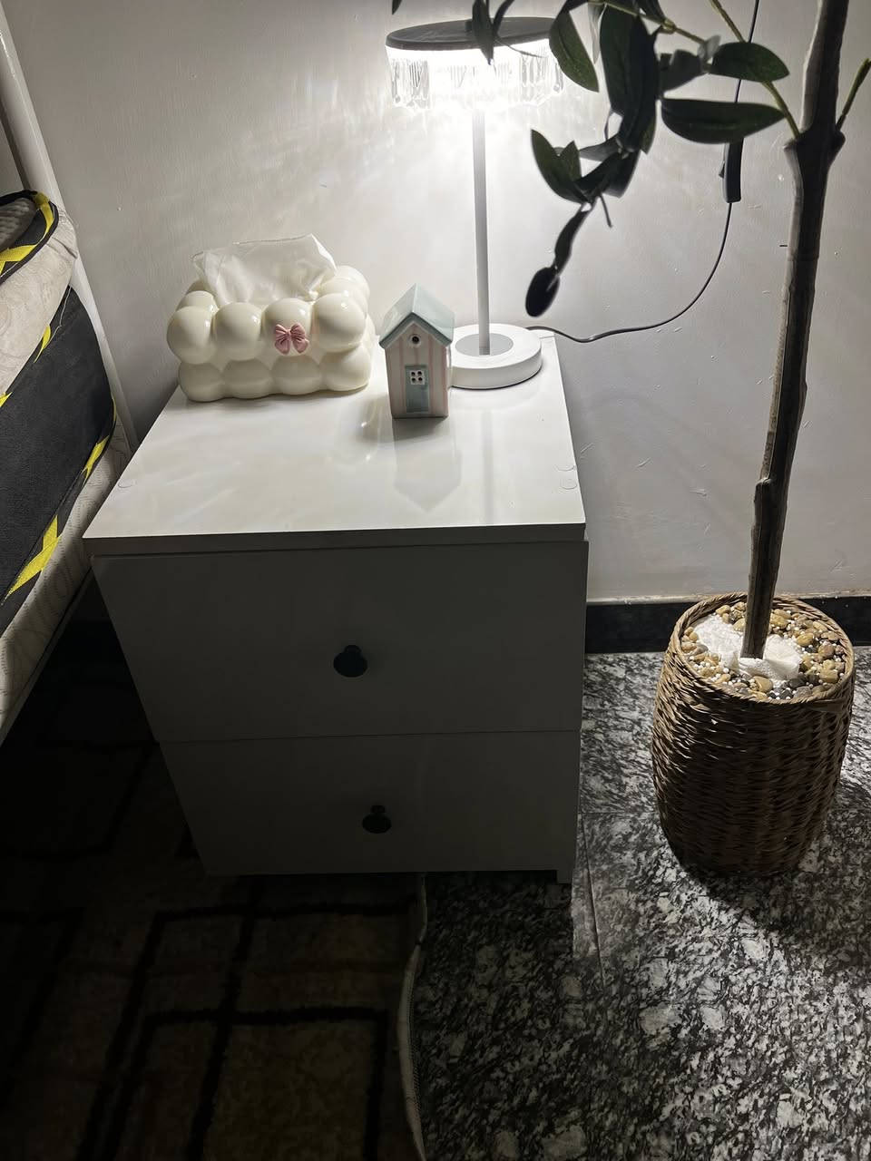 سراير اثنين نضيفات بسبب المكان ماكو دابيعهم وكومدي جانبي وميز ومرايا جدد وبدون اي اضرار المكان الغزالية والسعر 250


**إذا كنت صاحب هذا الإعلان وتريد حذفه لأي سبب، رجاءا أرسل رسالة إلى الدعم الفني**