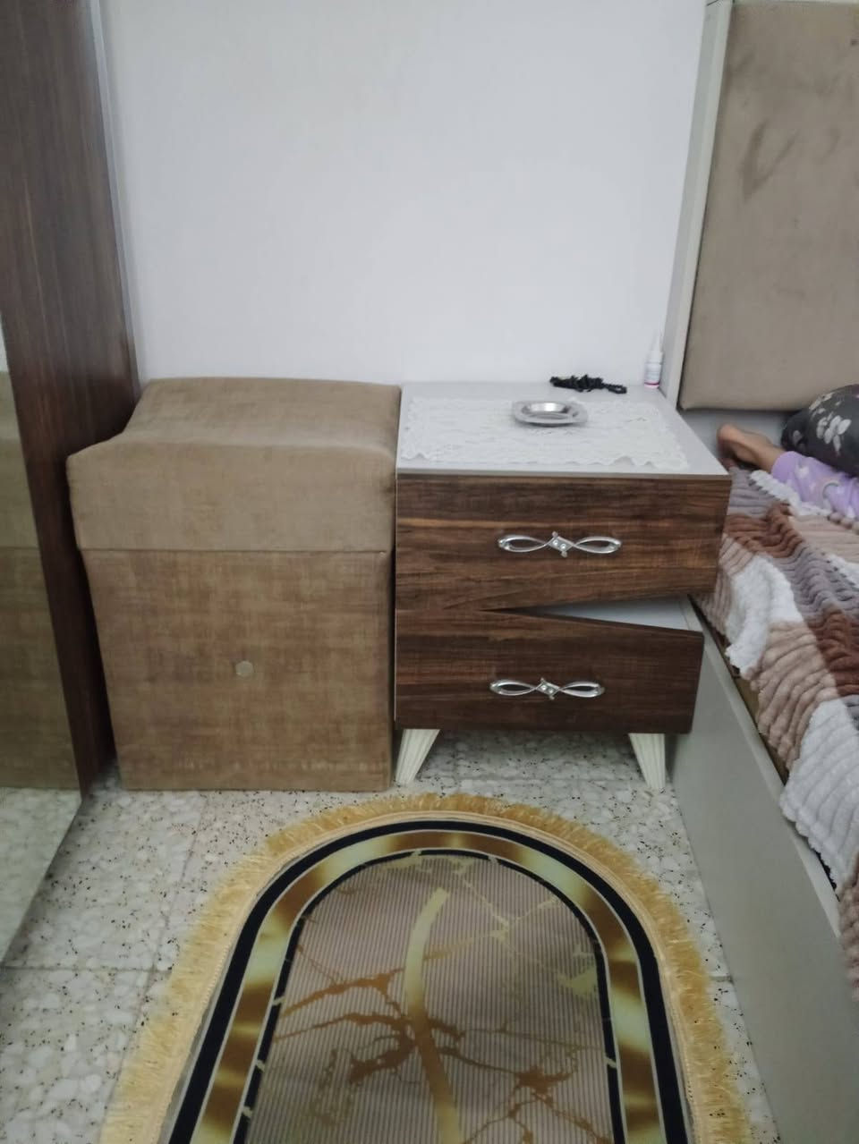 غرفه نوم تركيه
جرارات سحب 
مكانه حي العدل 
5قطع 
البيع او مراوس بجديده وانطي فرق


**إذا كنت صاحب هذا الإعلان وتريد حذفه لأي سبب، رجاءا أرسل رسالة إلى الدعم الفني**