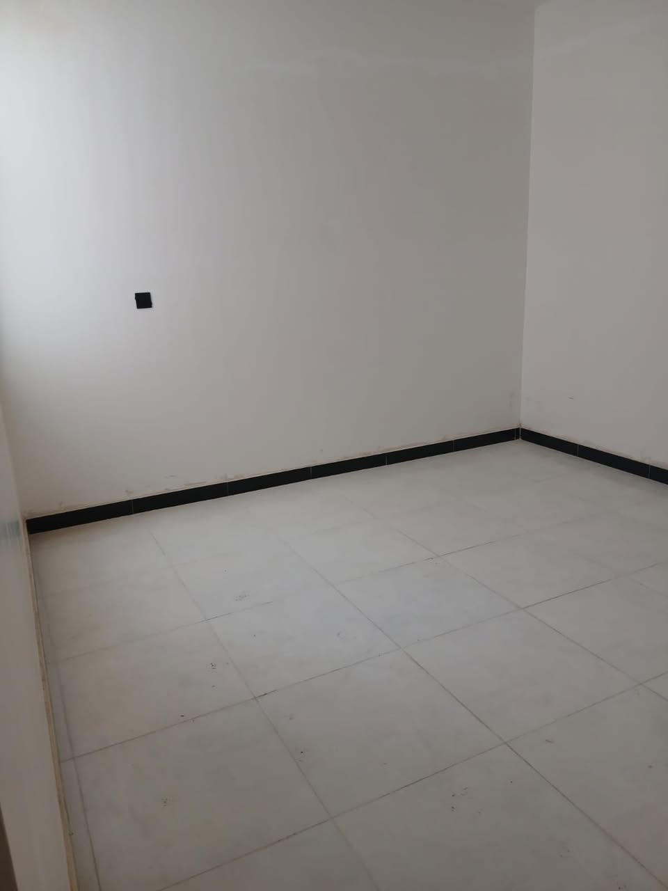 🏛 يعلن مكتب صباح الزاملي للعقار 🏛

للبيع مشتمل في واسط الخاجيه الجرحى

🎀طابق واحد غرفة وهول ومطبخ وستقبال صحيات داخليه وخارجيه  وستاره وبيتونه

♦️مساحة 100م
♦️واجه 5 م
♦️النزال 20 م
♦️موقع مميز بناء 2026 
♦️السعر 75 وقابل للتفاوض 

------------------------
#لـــمـــزيـــد مـــن الــــعـــروض يـــرجـــى الاعـــجـــاب بالـــصـــفـــحـــة لـــيـــصـــلـــك كـــل جـــديـــد&
======================
#لـــمـــن يـــرغـــب فـــي عـــرض عـــقـــاره لـــلـــبـــيـــع فــي الـــبــيــج يـــرجـــى الــتــواصــل مــعــنــا ع الــخــاص 

#عنوان
#المـــكـــتـــب
الطشاش قرب جامع الإمام الحسن العسكري
🏛 مكتب صباح الزاملي للعقار 🏛
------------------------------------------
لـــلاســــتـــفـــســـار الاتـــصـــال عـــلـــى :
📱📱📲📲
***********
